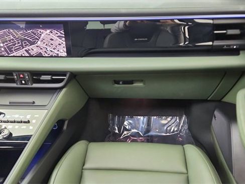 Used 2025 Porsche Macan 4S Electric image 36