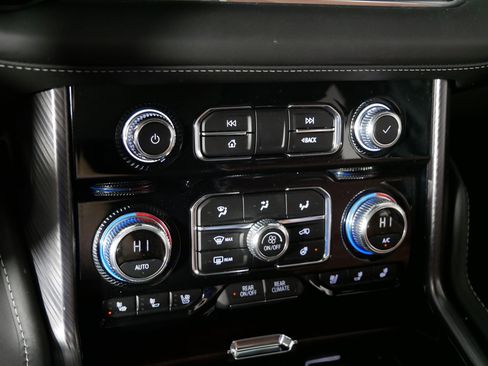 Used 2024 GMC Yukon XL Denali Ultimate image 23