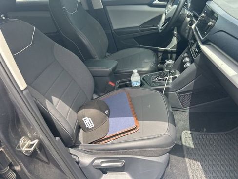 Used 2023 Volkswagen Taos SE FWD image 21