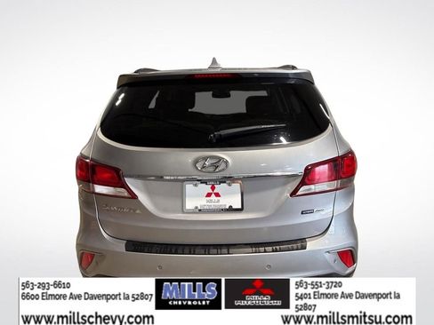 Used 2017 Hyundai Santa Fe SE image 6