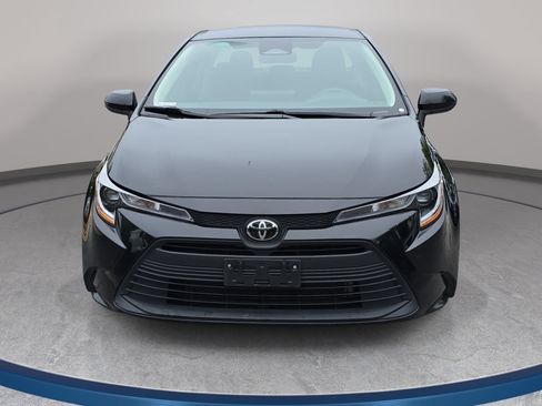 Used 2025 Toyota Corolla LE FWD image 2