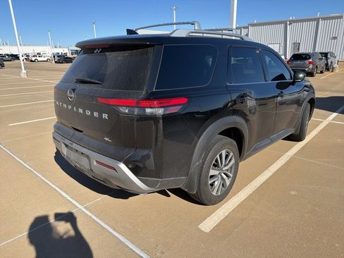 Used 2024 Nissan Pathfinder SL image 4
