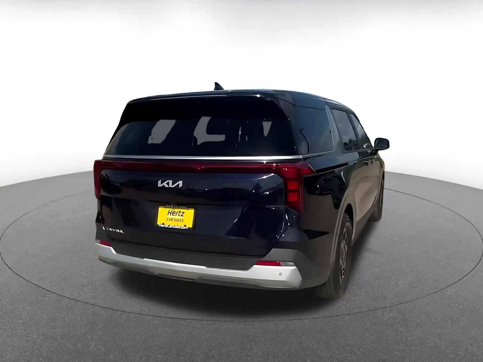 Used 2026 Kia Carnival FWD image 14