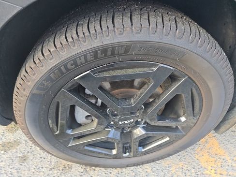 Used 2023 Kia Telluride SX X-Line image 2