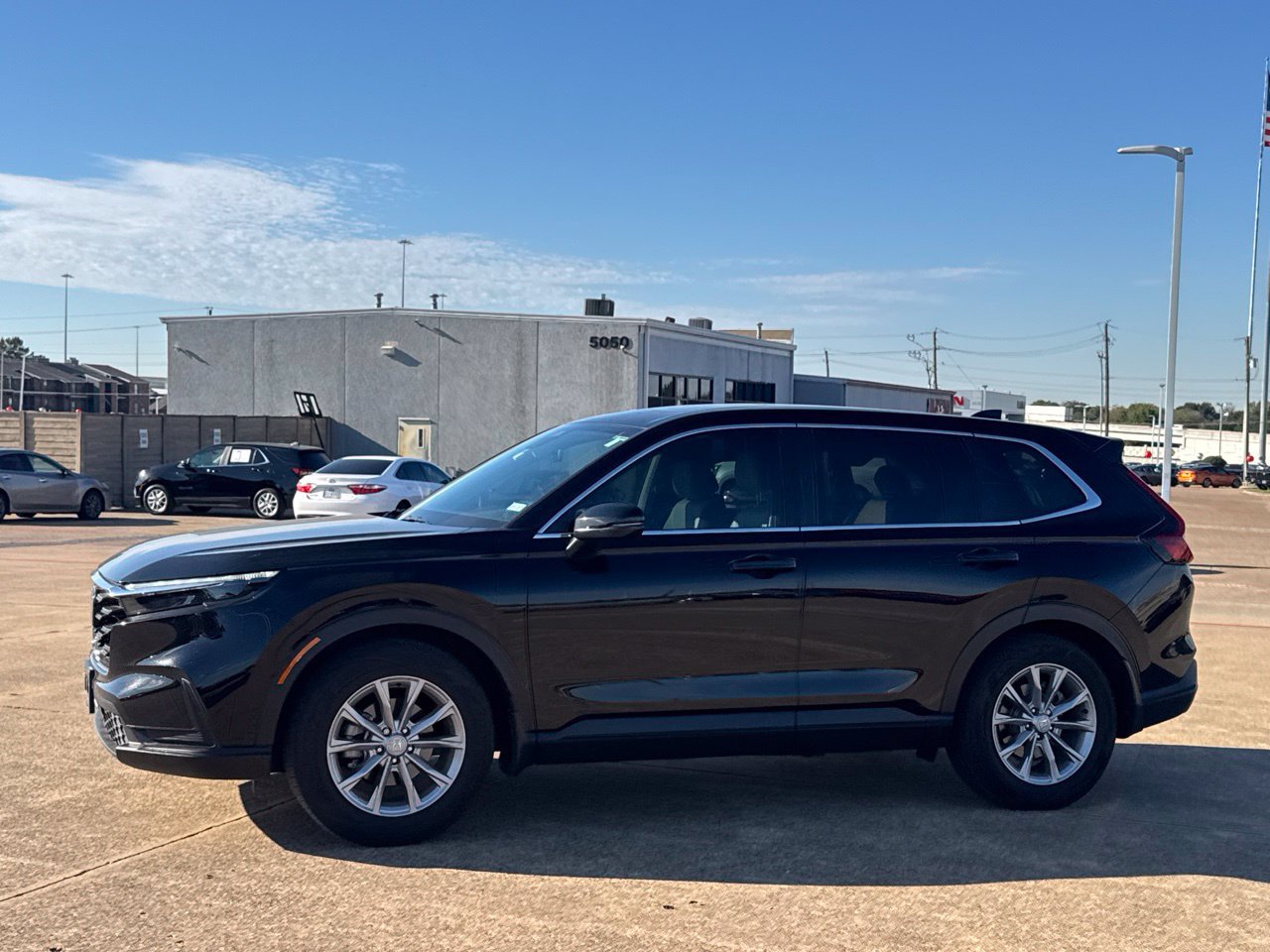 Used 2025 Honda CR-V EX image 15