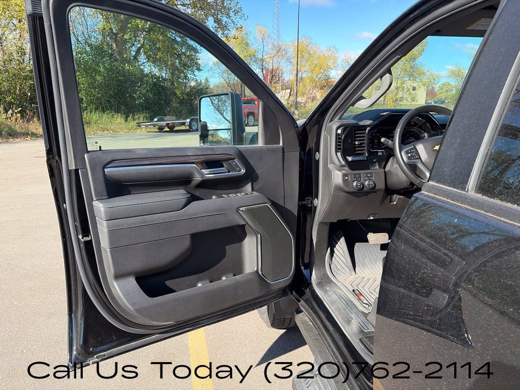 Used 2025 Chevrolet Silverado 3500 LT AWD/4WD image 18