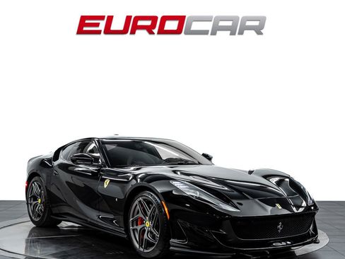 Used 2020 Ferrari 812 Superfast RWD image 7