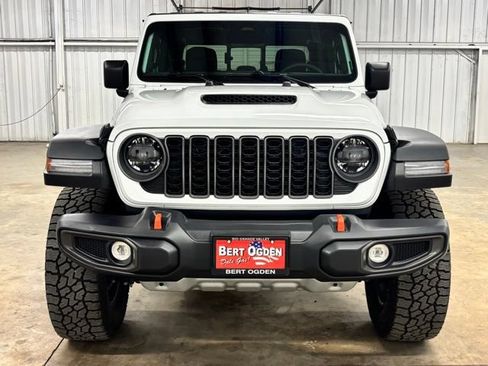 Used 2026 Jeep Gladiator Mojave AWD/4WD image 2