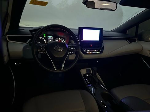 Used 2024 Toyota Corolla SE image 12