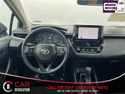Used 2024 Toyota Corolla LE FWD image 31