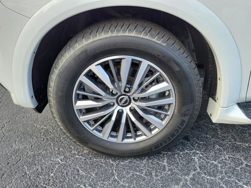 Used 2021 Nissan Armada SV w/ SV Appearance Package RWD image 4