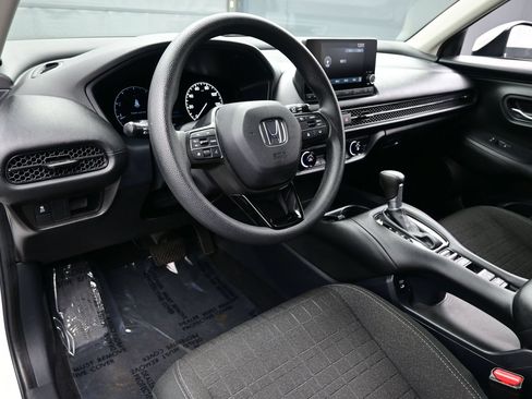 Used 2024 Honda HR-V LX image 12