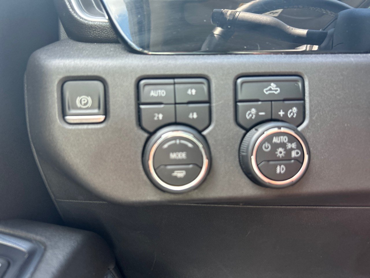 Used 2023 Chevrolet Silverado 1500 LT Trail Boss AWD/4WD image 15