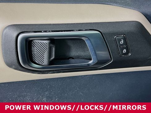 Used 2023 Ford Bronco Wildtrak image 21