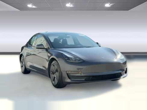 Used 2023 Tesla Model 3 Standard Range image 7