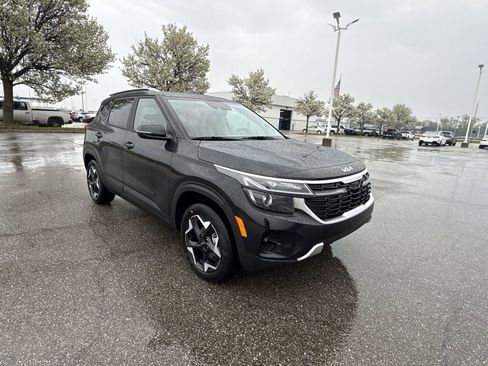 New 2026 Kia Seltos S AWD/4WD image 2