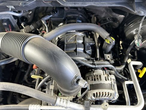 Used 2020 RAM 1500 Classic SLT w/ Luxury Group image 28