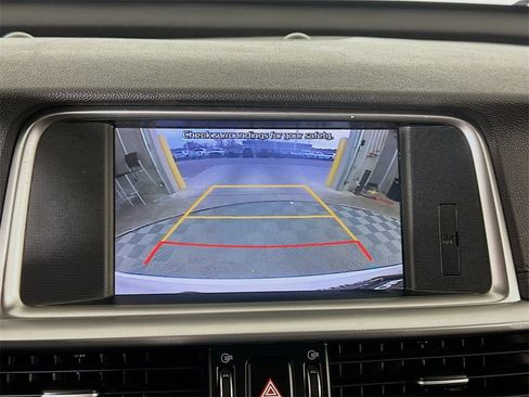 Used 2020 Kia Optima Premium image 14