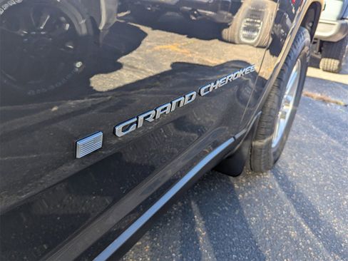New 2025 Jeep Grand Cherokee Laredo w/ MOPAR Finishing Package image 17