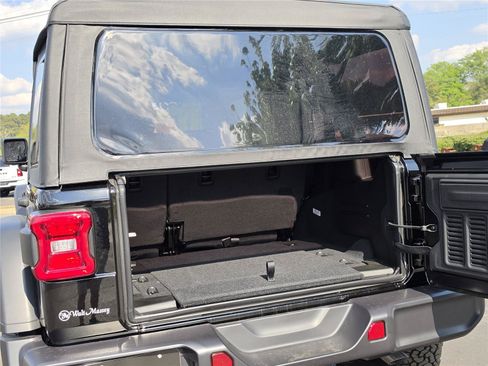 New 2026 Jeep Wrangler Unlimited Rubicon AWD/4WD image 40