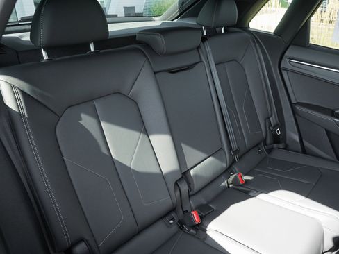 New 2025 Audi Q3 2.0T Premium image 19