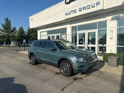 Used 2019 Volkswagen Tiguan SE w/ Panoramic Sunroof Package AWD/4WD image 1