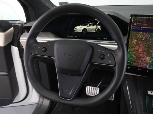 Used 2024 Tesla Model X Plaid image 35