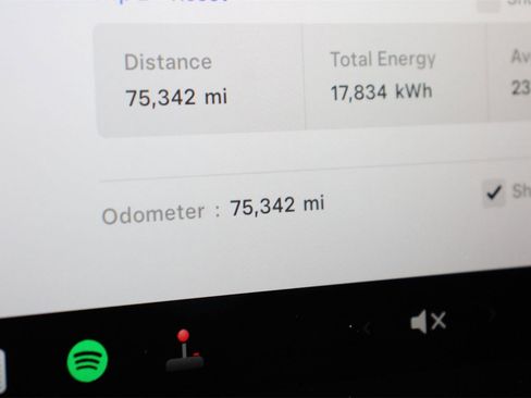 Used 2023 Tesla Model 3 Standard Range image 12