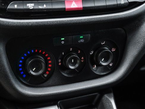 Used 2018 RAM ProMaster City Tradesman FWD image 25