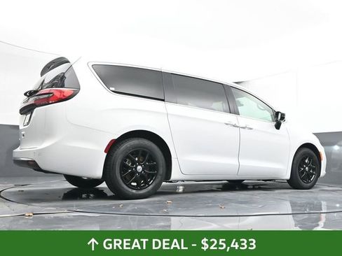 Used 2024 Chrysler Pacifica Touring-L FWD image 53