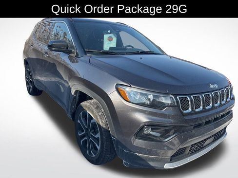 Used 2023 Jeep Compass Limited image 2