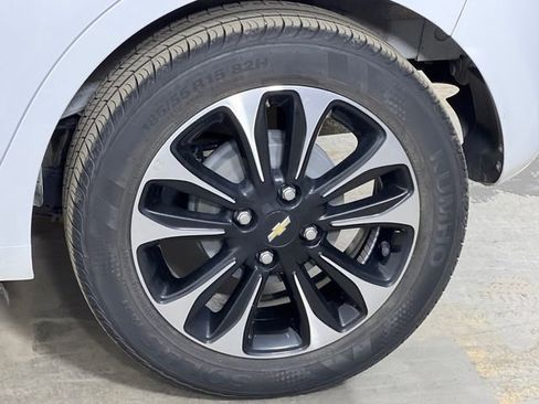 Used 2022 Chevrolet Spark LT w/ Spark Special Edition image 32