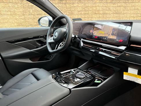 New 2026 BMW 530i xDrive w/ M Sport Package image 8