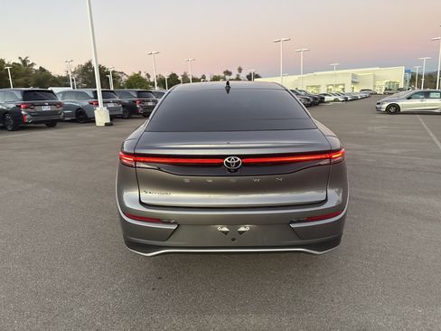 Used 2026 Toyota Crown XLE image 4