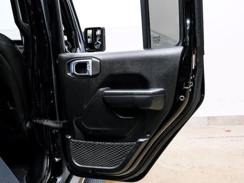 Used 2022 Jeep Gladiator Rubicon w/ Cold Weather Group image 86