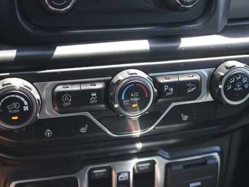 Used 2019 Jeep Wrangler Unlimited Sport S AWD/4WD image 7