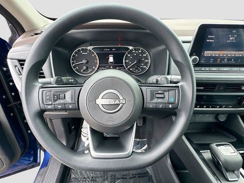 Used 2023 Nissan Rogue SV image 11