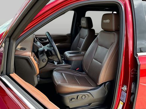 Used 2023 Chevrolet Tahoe High Country w/ LPO, Illumination Package RWD image 8