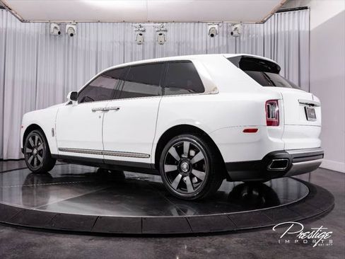 Used 2022 Rolls-Royce Cullinan AWD/4WD image 10