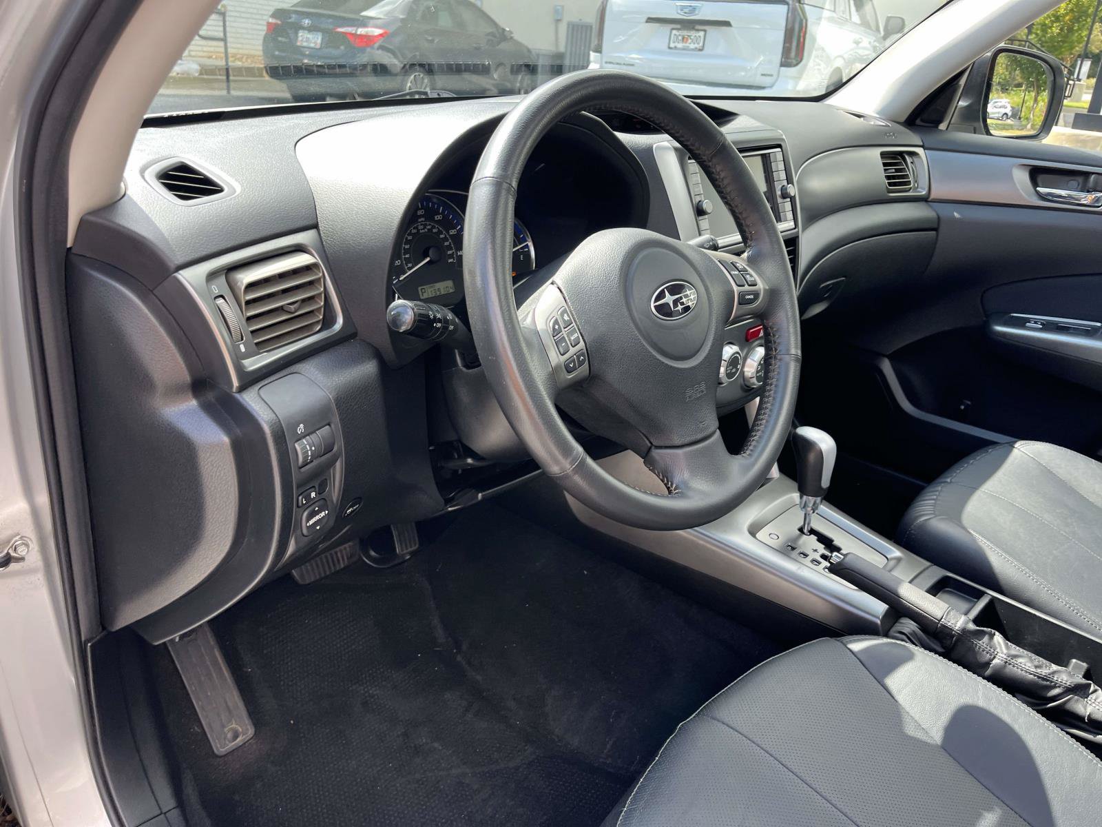 Used 2011 Subaru Forester 2.5X Limited w/ Rugged Pkg 1F AWD/4WD image 14