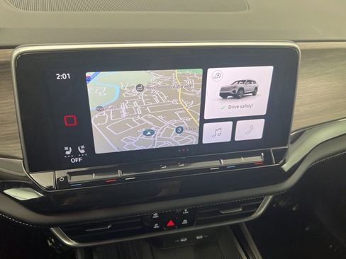 Used 2025 Volkswagen Atlas SEL Premium R-Line image 18