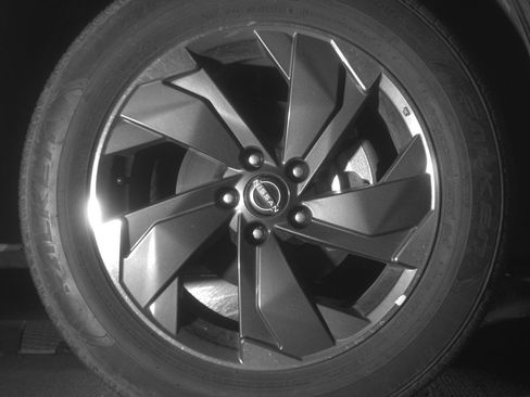 Used 2025 Nissan Rogue SV FWD image 13