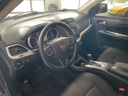 Used 2020 Dodge Journey SE w/ Blacktop Package image 18