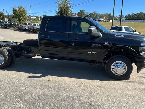 New 2026 RAM 3500 Big Horn w/ Laramie Trim Package image 7