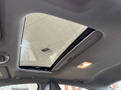 Used 2023 Hyundai Elantra Limited image 23