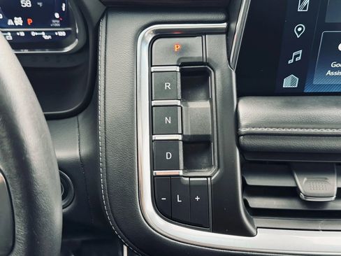 Used 2022 Chevrolet Suburban Z71 w/ Z71 Off-Road Package image 29