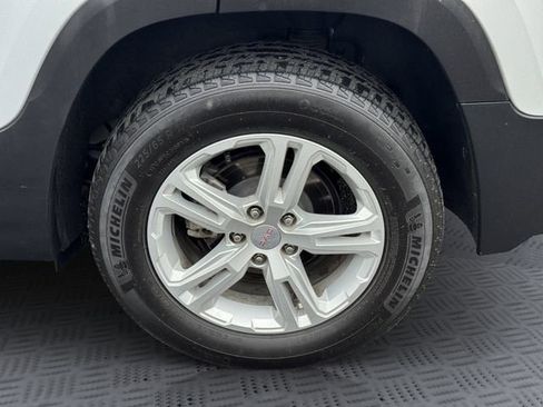 Used 2021 GMC Terrain SLE w/ Driver Convenience Package FWD image 29