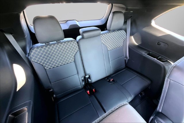 Used 2026 GMC Acadia Denali w/ Super Cruise Package AWD/4WD image 28