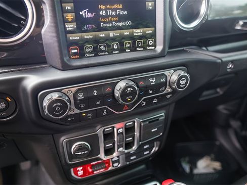 Used 2021 Jeep Wrangler Unlimited Rubicon w/ Xtreme Recon 35" Tire Package image 19