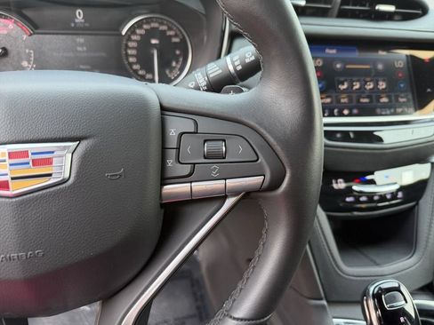 Used 2025 Cadillac XT6 Luxury AWD/4WD image 16